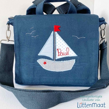 Boot/Schiff für Jungen mit Namen Kindergartentasche & Kindergartenrucksack in einem 